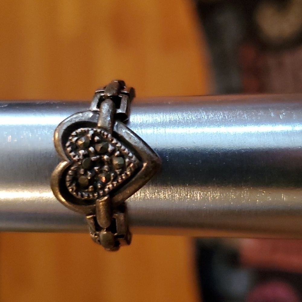 Sterling Silver Heart Ring - Picture 4 of 5